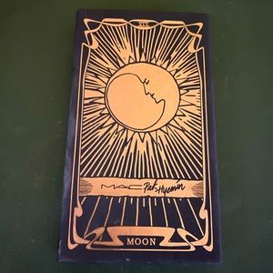 MAC x Pony Park Hocus Pocus Eyeshadow Palette